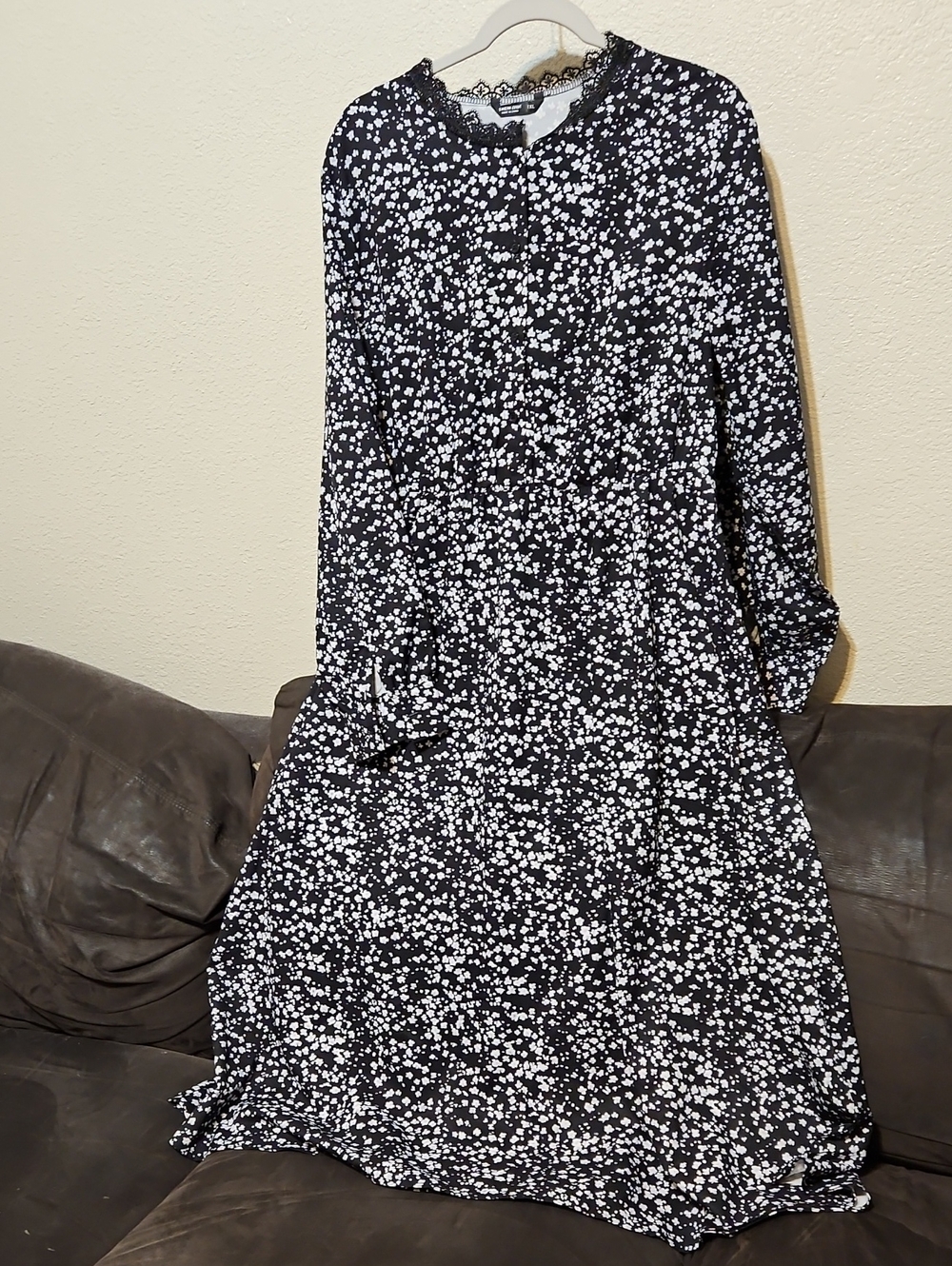 SHEIN Black and White Ditsy Floral Maxi Dress with Ruffled Neck